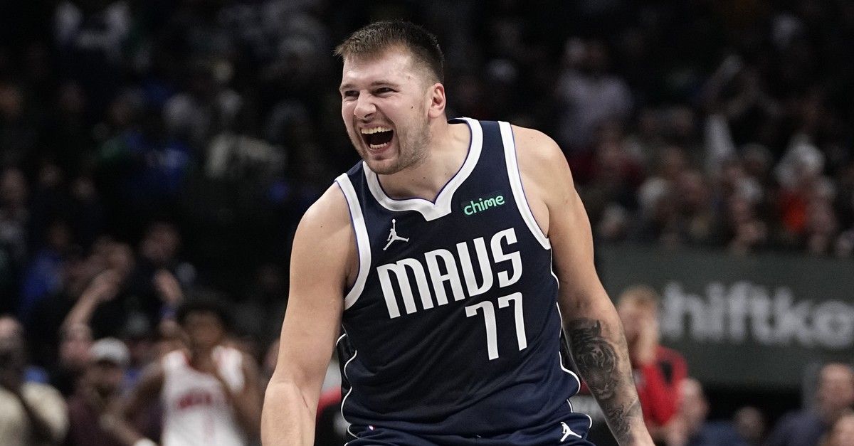 The Mavericks trampled the Pelicans 132-91 in Doncic’s 26-point half.