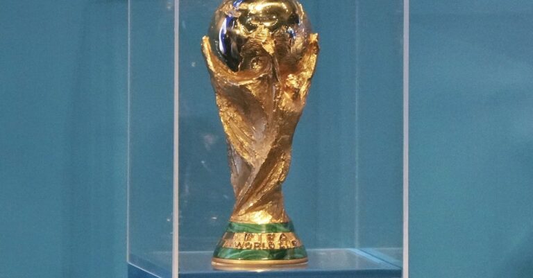mundial-trophy.jpg