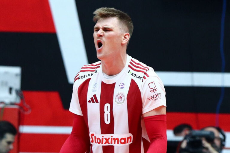 perrin-olympiacos-full.jpg